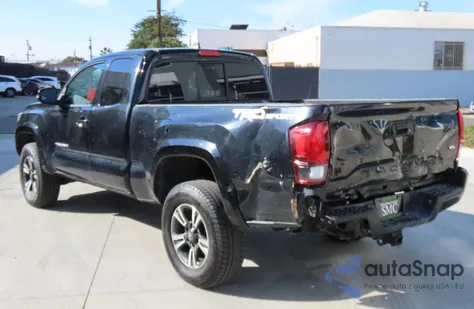 2017 Toyota Tacoma Access Cab z USA, uszkodzony, nr VIN 5TFRZ5CN6HX053449